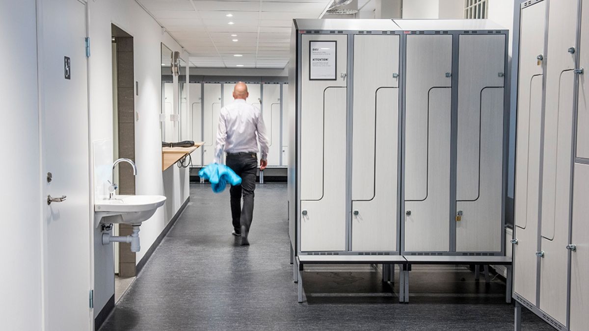 Bestil nemt garderobeskabe i forskellige størrelser, få levering til jer